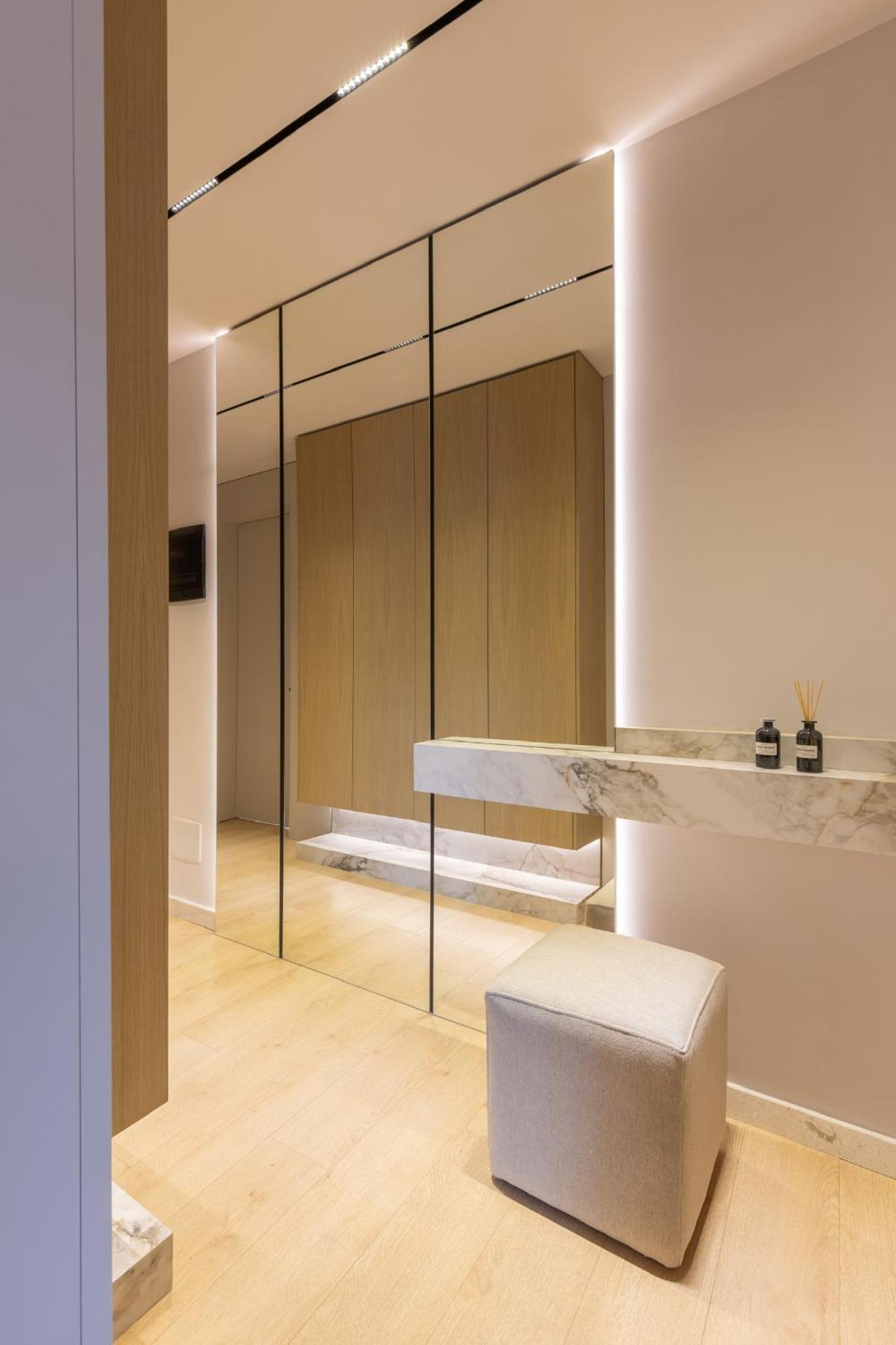 Inn, New Bazaar Apartment