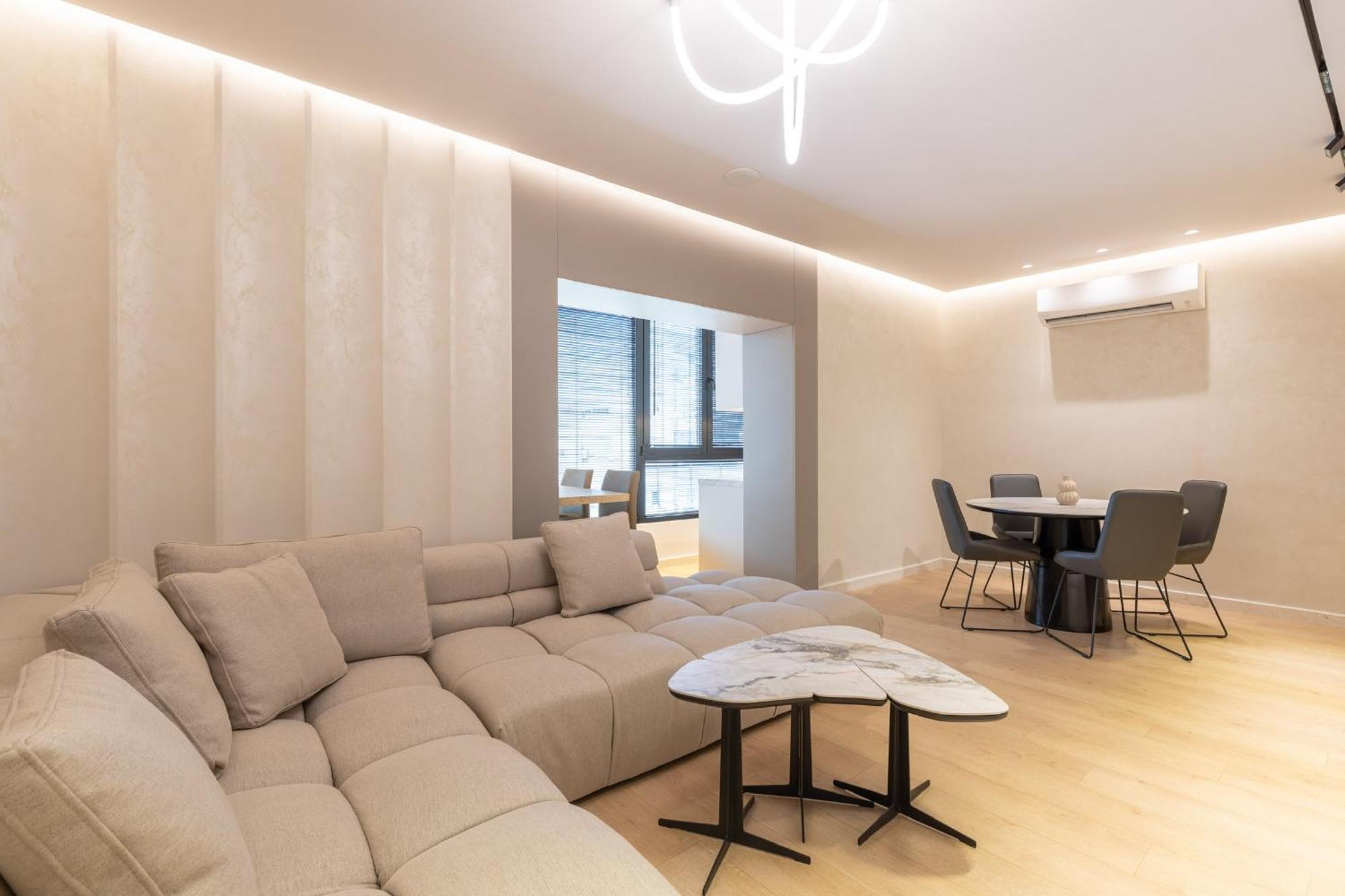 Inn, New Bazaar Apartment